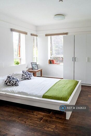 Studio To Rent In Mapesbury Lodge, London, NW2