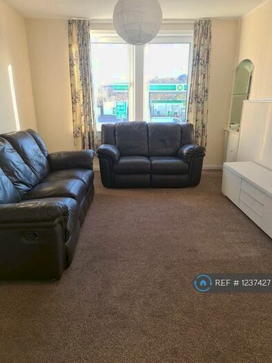 2 Bedroom Flat To Rent In Hutchison Cottages, Edinburgh, EH14