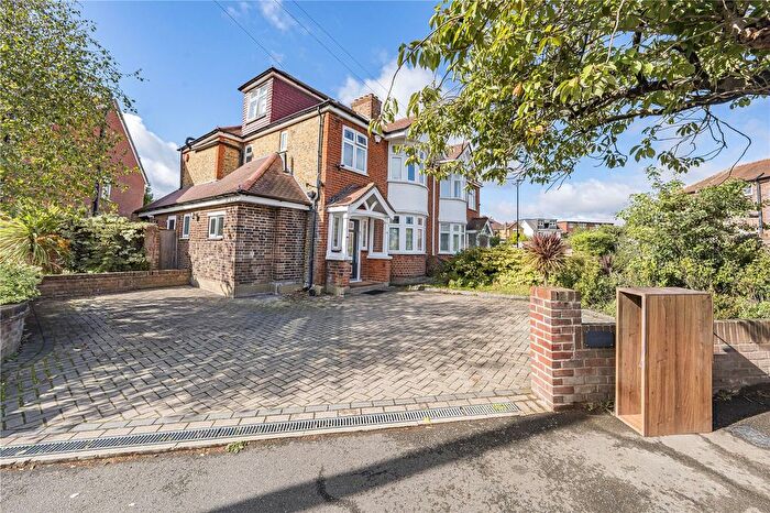 4 Bedroom Semi Detached House For Sale In Harewood Road, Isleworth, TW7