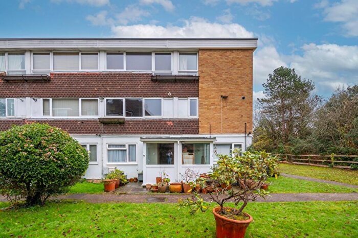 2 Bedroom Maisonette To Rent In Doods Road, Reigate, RH2
