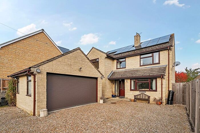 4 Bedroom Detached House For Sale In Arkell Avenue, Carterton, Oxfordshire, OX18