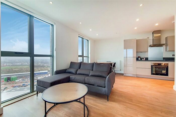 2 Bedroom Flat To Rent In Green Street, London, NW10