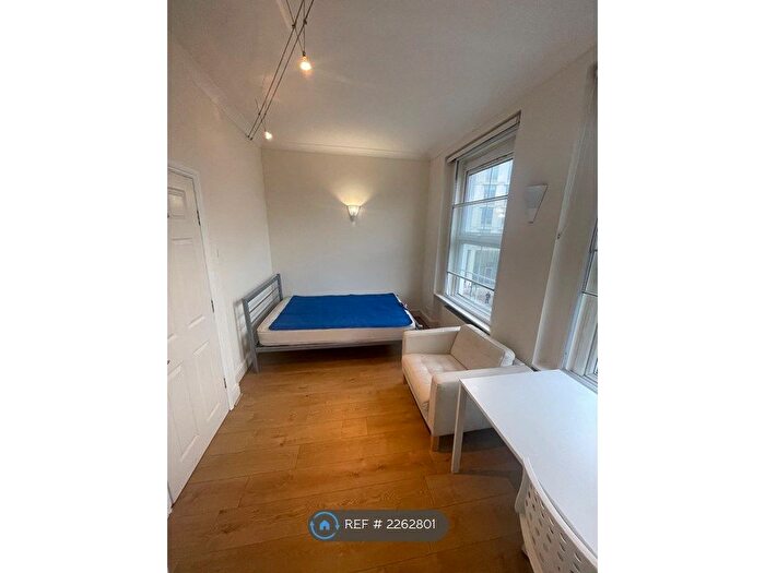 2 Bedroom Flat To Rent In Drummond Street, London, NW1