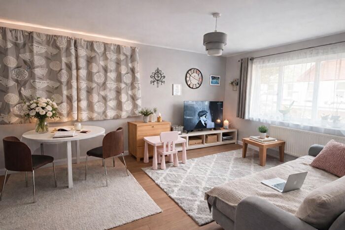 1 Bedroom Flat To Rent In Gleneagle Mews, London, SW16