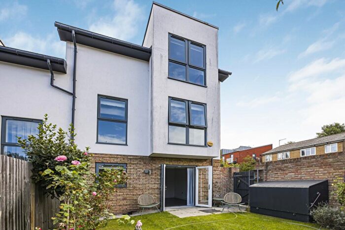 4 Bedroom Terraced House To Rent In William Close, London, SE7