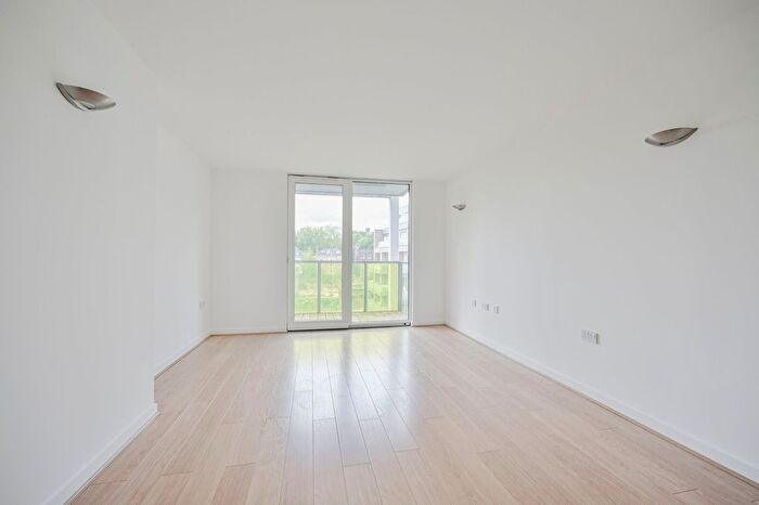 1 Bedroom Flat To Rent In New River Village, Hornsey, London, N8