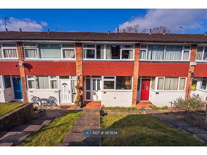 2 Bedroom Terraced House To Rent In Croydon Road, Caterham, CR3