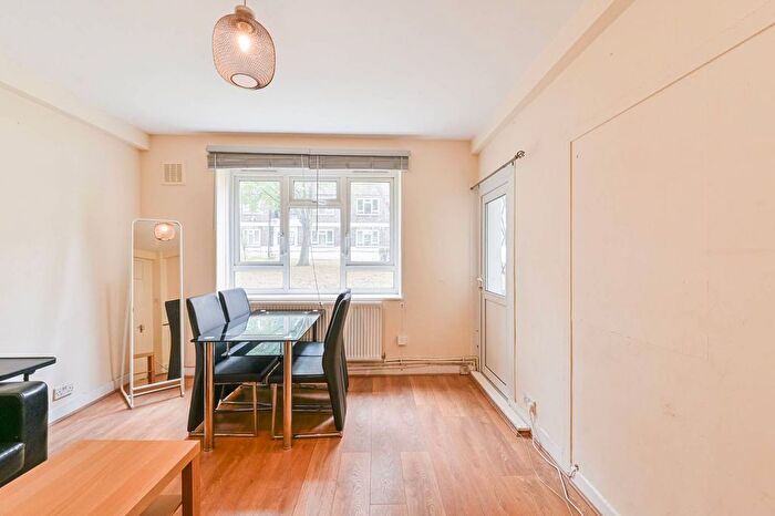 4 Bedroom Flat To Rent In Greenleaf Close, Tulse Hill, London, SW2