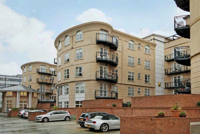 2 Bedroom Flat To Rent In Worple Road, London, SW19