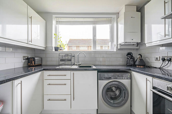 3 Bedroom Terraced House For Sale In Farnham Close, Rainham, Gillingham, Kent, ME8