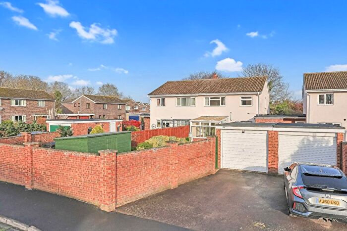 3 Bedroom Semi Detached House For Sale In Woodcock Close, Impington, Cambridge, CB24