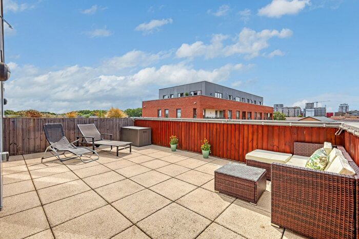 2 Bedroom Flat For Sale In Florian Court, Canning Town, E16