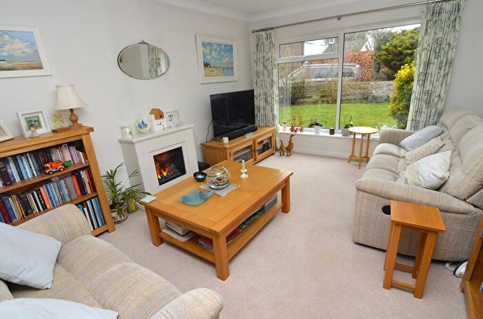 4 Bedroom Detached House For Sale In Walnut Close, Felixstowe, IP11