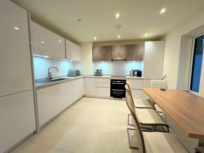 2 Bedroom Apartment To Rent In The Chase, Topsham, Exeter, EX3