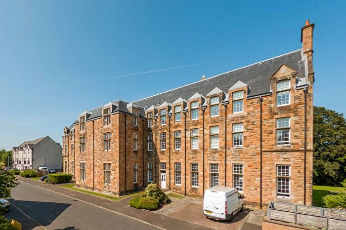 2 Bedroom Apartment For Sale In Parklands Oval, Crookston, G53