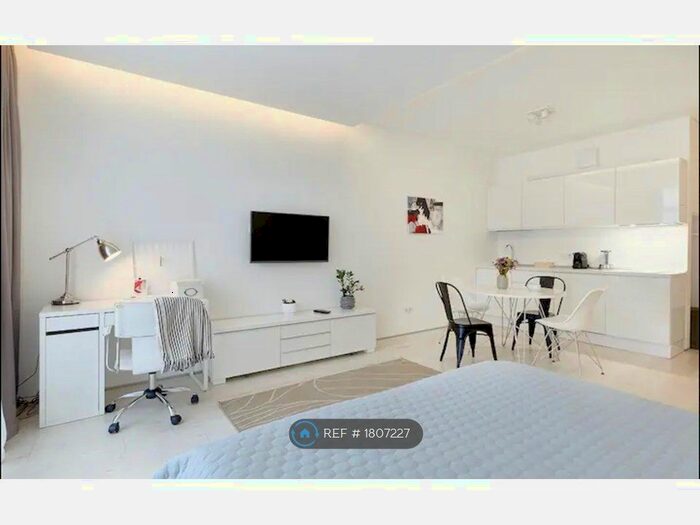 Studio To Rent In Calthorpe Street, London, WC1X