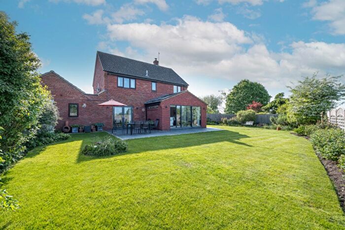 4 Bedroom Detached House For Sale In Bye Green, Weston Turville, HP22