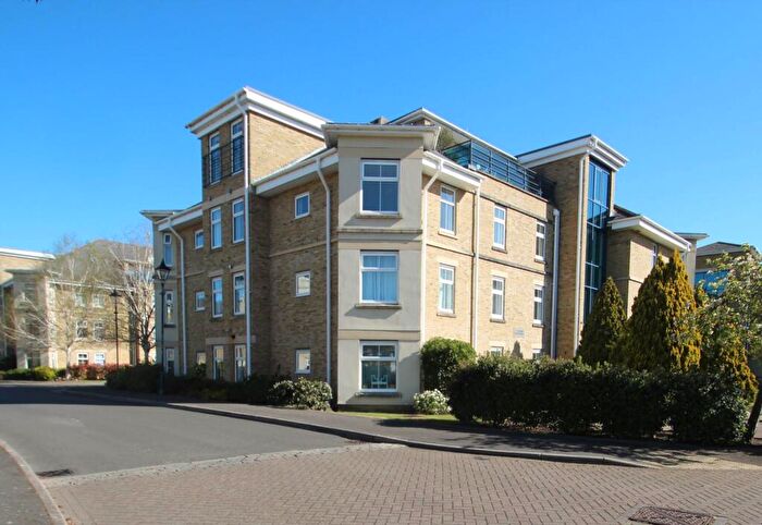 3 Bedroom Flat To Rent In Stone Meadow, Oxford, OX2