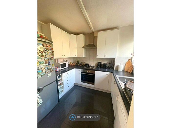 4 Bedroom Terraced House To Rent In Turnpike Link, Croydon, CR0