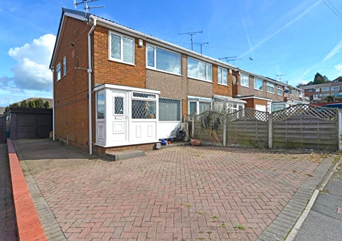 3 Bedroom Semi-Detached House For Sale In Ashbourne Way, Cleckheaton, BD19