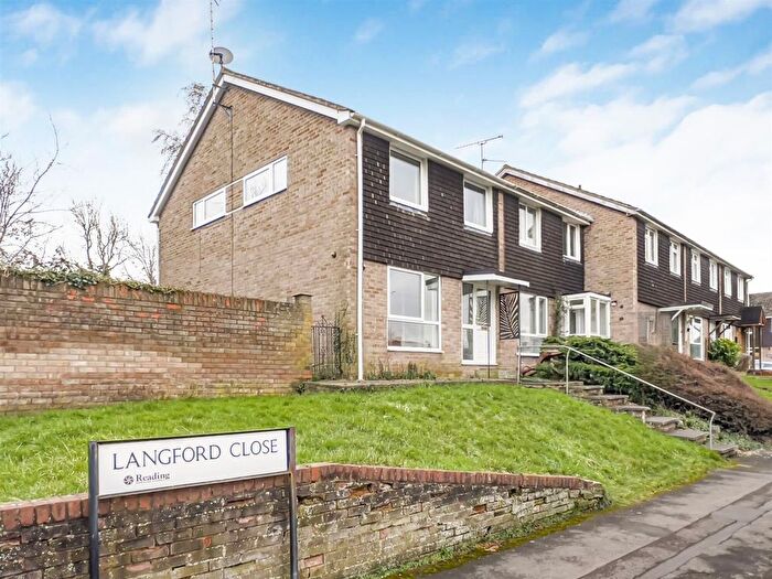 3 Bedroom End Terrace House For Sale In Langford Close, Emmer Green, Reading, RG4