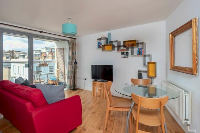 2 Bedroom Flat To Rent In Upper Tachbrook Street, London, SW1V