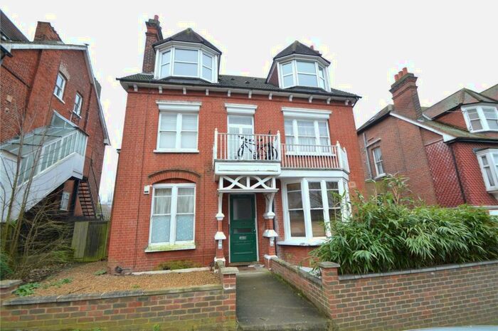 2 Bedroom Apartment To Rent In Vermont Road, London, SE19