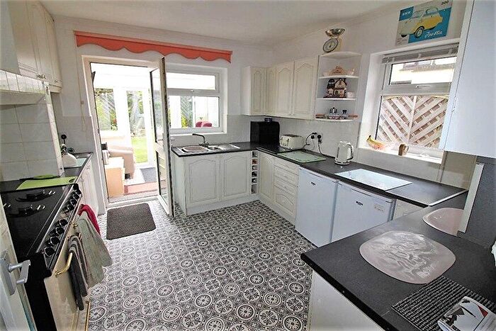 2 Bedroom Detached Bungalow For Sale In Uplands Road, Clacton On Sea, CO15