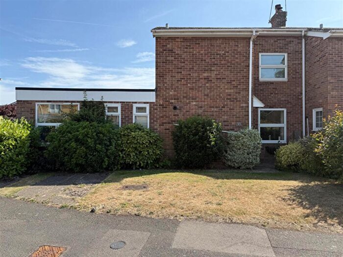 4 Bedroom Semi-Detached House For Sale In Swallow Road, Larkfield, Aylesford, ME20