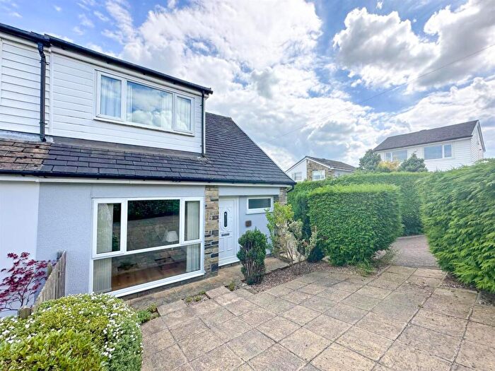 3 Bedroom Semi-Detached House For Sale In Lower Park Green, Silsden, BD20