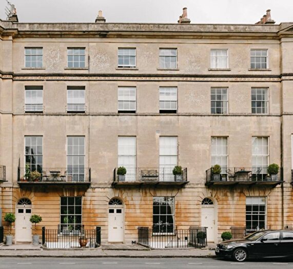 3 Bedroom Maisonette To Rent In Sion Hill Place, Bath, BA1
