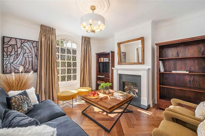 3 Bedroom Flat To Rent In Finchley Road, London, NW11