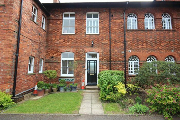2 Bedroom Apartment To Rent In The Cedars, Ampthill, Bedfordshire, MK45