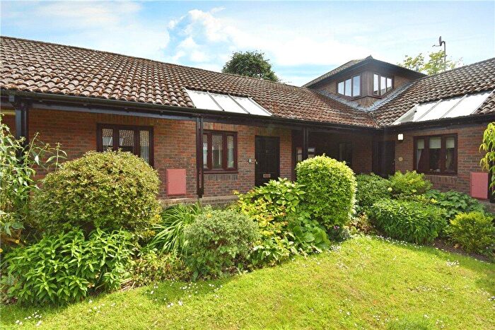 1 Bedroom Bungalow For Sale In Middlebridge Street, Romsey, Hampshire, SO51