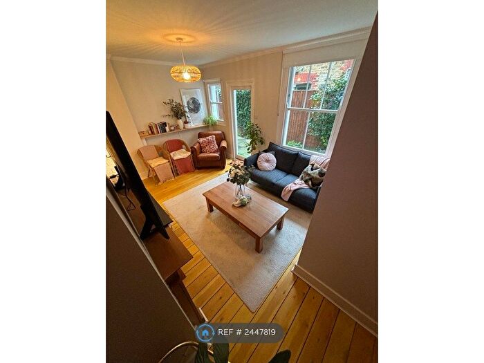 2 Bedroom Maisonette To Rent In Hambalt Road, London, SW4