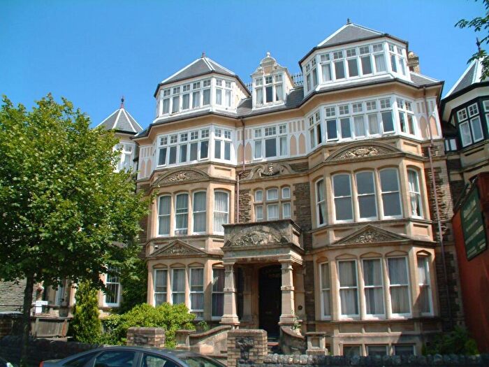 1 Bedroom Apartment For Sale In Plymouth Road, Penarth, CF64
