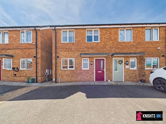 3 Bedroom Semi-Detached House To Rent In Oak Wood Drive, Corby, NN18