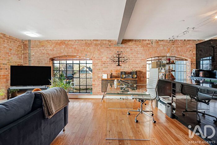 2 Bedroom Flat For Sale In Kents Lane, Ware, SG11