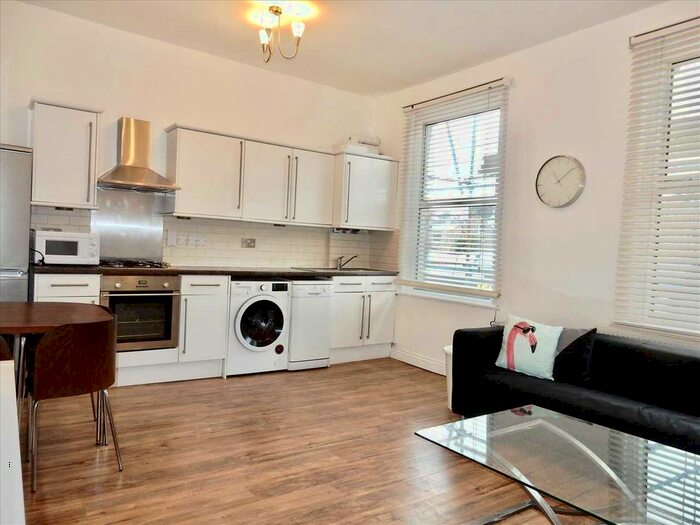 2 Bedroom Flat To Rent In Burghley Road, London N8