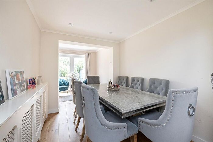 3 Bedroom Semi-Detached House For Sale In Wroxham Way, Harpenden, AL5