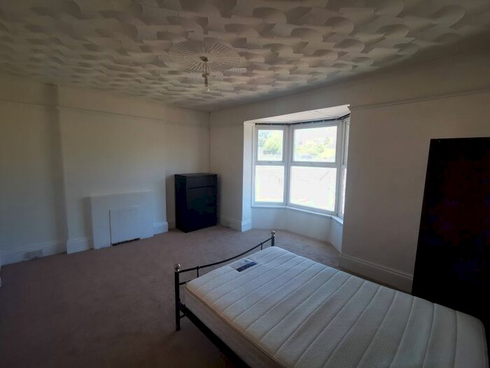 Studio To Rent In Fleur-De-Lis, Blackwood, NP12