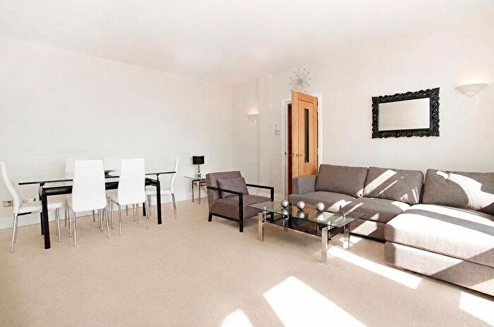 2 Bedroom Apartment To Rent In Hall Road, St John's Wood, London, NW8