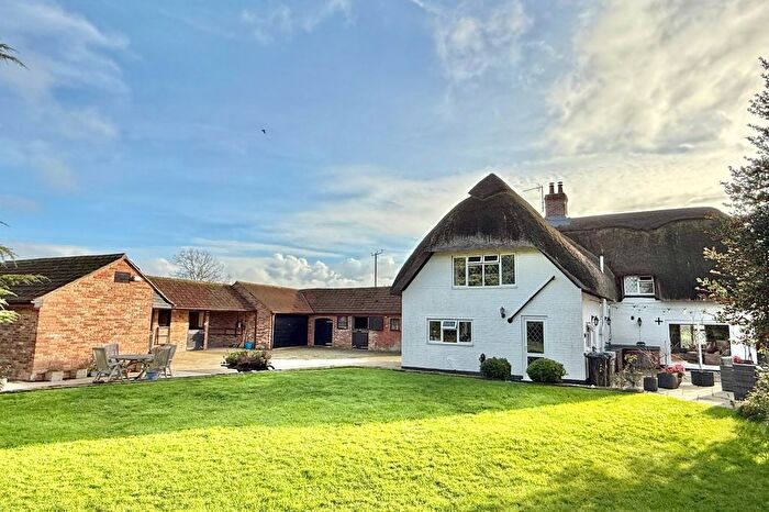 4 Bedroom Cottage For Sale In Thatched Cottage, Streets Lane, BH24