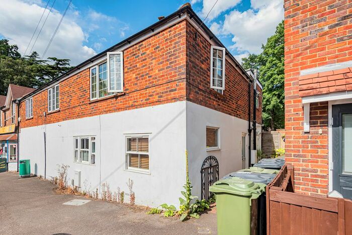 1 Bedroom Flat To Rent In High Path Road, Guildford, GU1