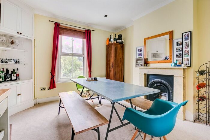 2 Bedroom Flat To Rent In Union Road, London, SW4