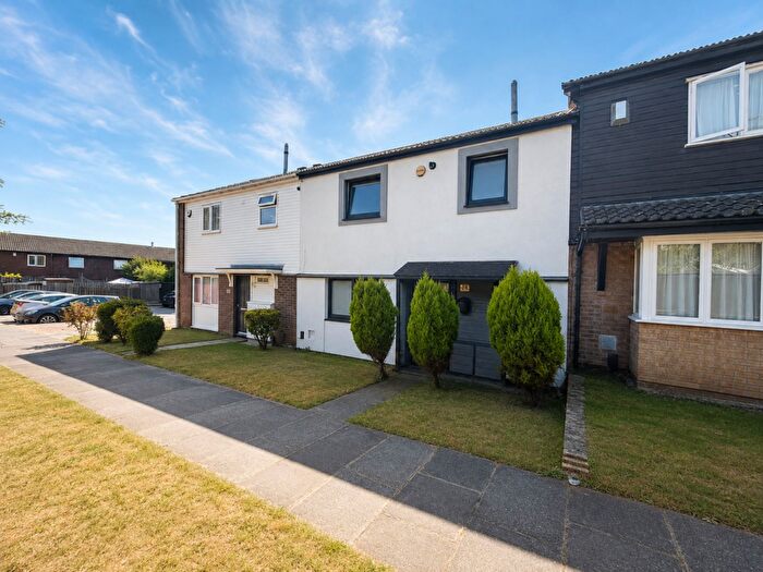 3 Bedroom Terraced House For Sale In Booth Meadow Court, Northampton, NN3