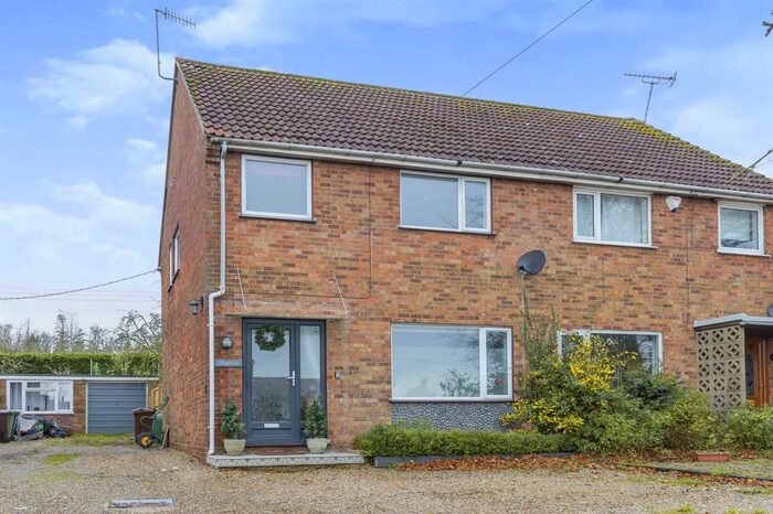 3 Bedroom Semi-Detached House For Sale In Cromer Road, Thorpe Market, Norwich, NR11