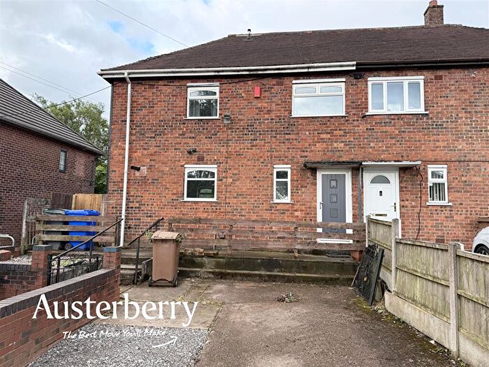 3 Bedroom House To Rent In Thornhill Road, Stoke-On-Trent, ST2
