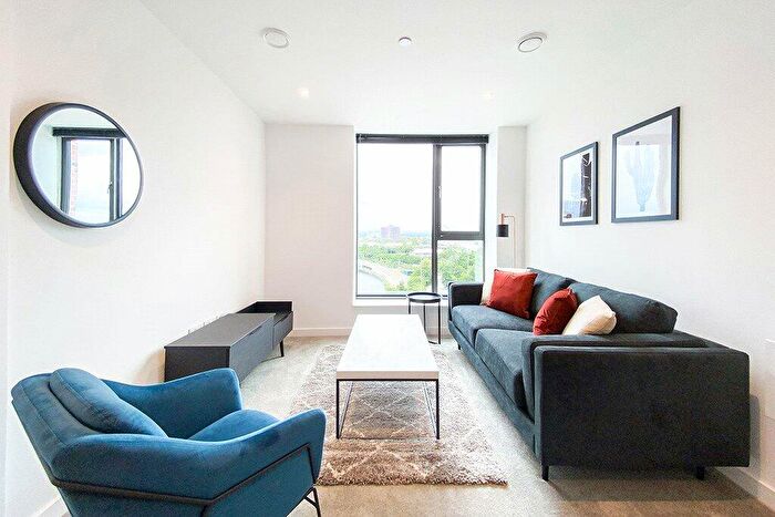 1 Bedroom Apartment To Rent In No Old Trafford, Wharf End, Salford Quays, Greater Manchester, M17
