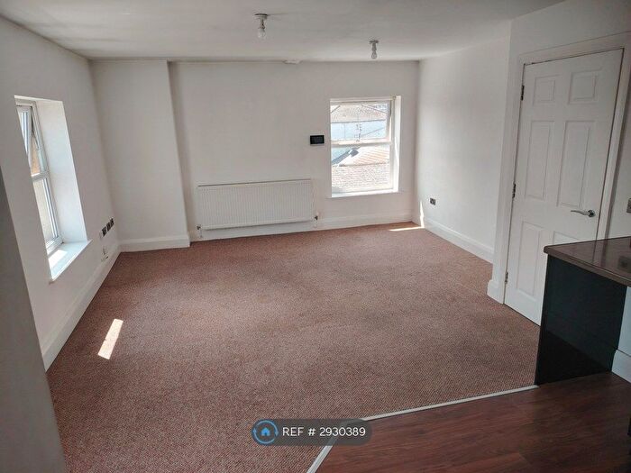 2 Bedroom Flat To Rent In Back Morecambe St, Morecambe, LA4